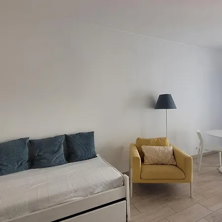 Sunhouse Apartment *